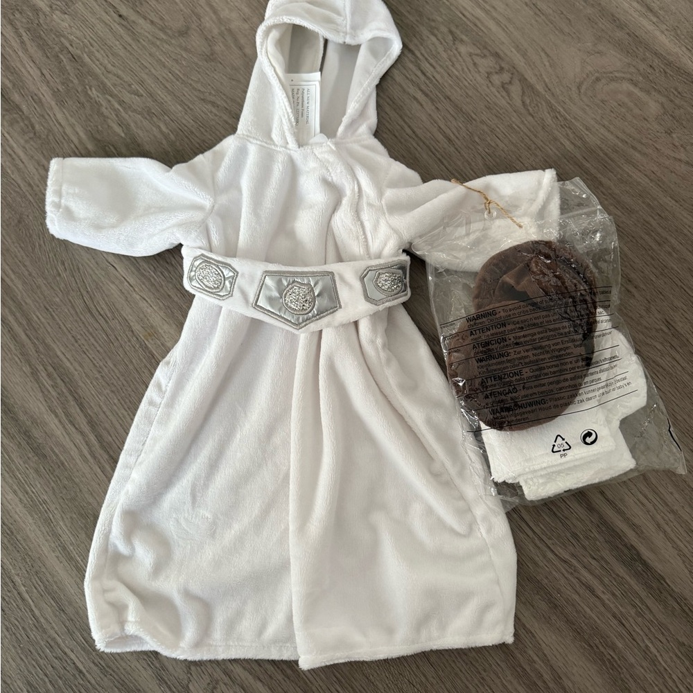 NWOT Princess Leia costume (3-6M)